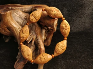Olive Core Carving Beauty Bathing Figure Bracelet Exquisite Hand Carving - Picture 1 of 7