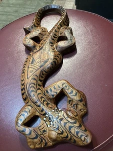 Gecko Lizard Wall Decor Art Painted Wooden Carved Patio Plaque Hanging - Picture 1 of 5