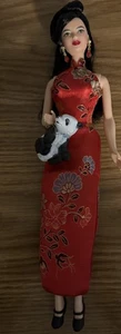 Barbie Dolls of the World DOTW China Passport Barbie Puppe schwarze Haare ohne Karton - Bild 1 von 6