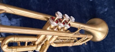 Trompeta King Super 20 S1 1947-48 vintage - latón crudo, muy buen estado Foto 1 de 4