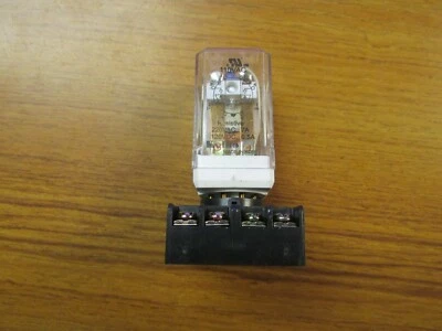 KOINO KUNHUNG RELAY 7A, 220V, CAT# KH-102-2C ...  WO-80 - Image 1 of 4