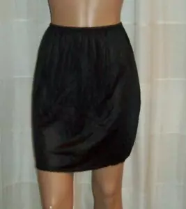 Size Small Vassarette Black w/ lace hem and slit up the side short Half Slip - Picture 1 of 4