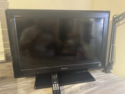 KDL-26L5000 Sony Bravia 26” LCD TV HDMI Input/ With Remote/  Stand & Antenna - Image 1 of 4