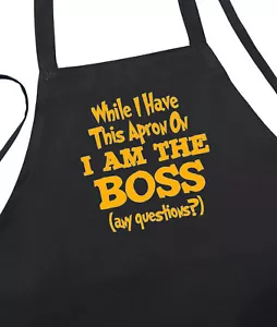 I AM THE BOSS (¿alguna pregunta?) Delantal negro divertido para chef, delantales para dichos divertidos - Imagen 1 de 3