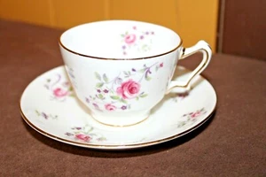 Tazza da tè e piattino Crown Staffordshire rose rosa motivo floreale Inghilterra osso Cina - Foto 1 di 8