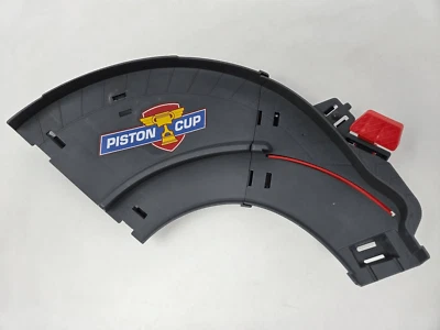 DISNEY PIXAR АВТОМОБИЛИ NASCAR ПОРШЕНЬ КУБОК ГОНОЧНЫЙ ТРЕК ЗАМЕНА БАНКА ПОВОРОТ ЗАПЧАСТИ - Изображение 1 из 4