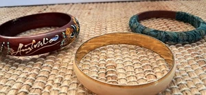 Konvolut 3 Vintage Armreifen Armbänder Damenarmbänder Holz und Emaille Armreifen - Bild 1 von 11