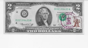 1976  $2 Federal Reserve Note  FIRST DAY ISSUE  Newark, Ohio W/ Stamps  UNC. - Picture 1 of 2