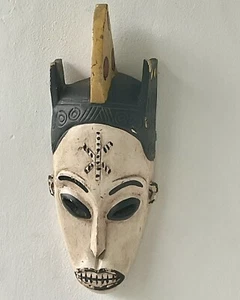Handmade Wooden Mask African Wall Art Collectible Hand Carved Painted Vintage - Picture 1 of 12