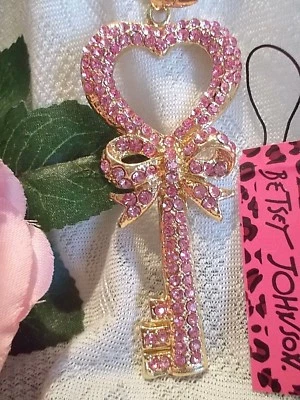 BETSEY JOHNSON SPARKLING PINK CRYSTAL INLAY HEART WITH BOW  KEY PENDANT NECKLACE - Image 1 of 4