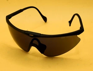 Gafas de sol vintage Uvex "Mammoth" marco negro mate con dos lentes y estuche - Imagen 1 de 7