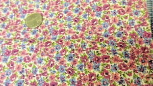 32" Long x 37" Wide Vtg Calico Purple/Pink/White/Blue Quilter's Cotton - Picture 1 of 2