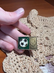 Vintage Olympic Pin Moscow 1980 Soccer Game Bdge - Picture 1 of 2