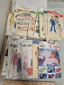used sewing patterns, simplicity, lot of 22, 8000s numbering - Picture 1 of 3