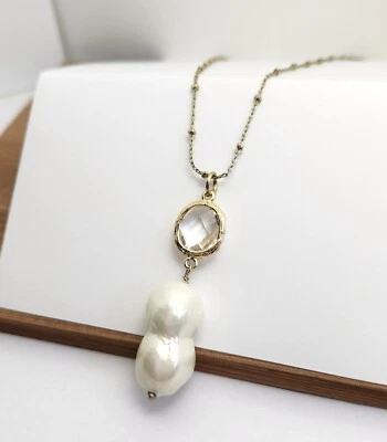 Lucky Brand Faux Pearl & Glass Gold Tone Necklace 16" 18" Chain Dangle Pendant - Image 1 of 4