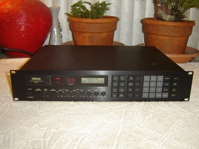 Yamaha REV 7 Digital Reverberator, Reverb FX Parametric Equalizer, Vintage Rack - Image 1 of 4