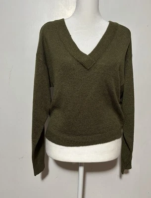 Suéter feminino Garage verde oliva cropped gola V tamanho XS - Imagem 1 de 4