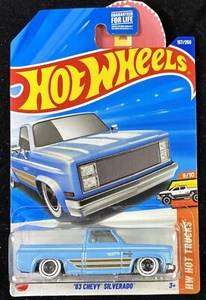 Hot Wheels 83 Chevy Silverado Baby Blue #157HW 2025 Hot Trucks, carrocería cuadrada - Imagen 1 de 8
