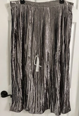 Falda de Terciopelo Gris Plateado Suave Surroundings Elastizada Larga Maxi Plisada 2X Nueva Sin Etiquetas Foto 1 de 4