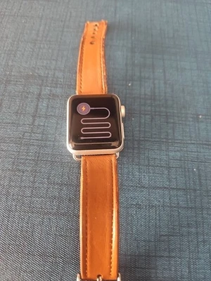 Apple Watch Series 3 38 mm Silver Aluminum Case- Read - Image 1 of 4