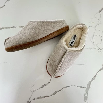 Minnetonka Slippers Womens 6M Gray Fleece Fur Slip On Moccasins Scuff Shoes EF - Image 1 of 4