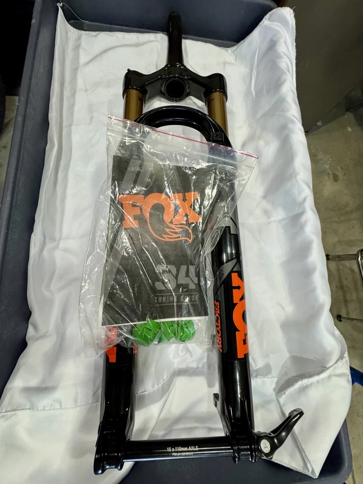 Horquilla cónica FOX 34 Float Factory FIT4 29"" 130mm Kashima Boost 44mm offset. Foto 1 de 4