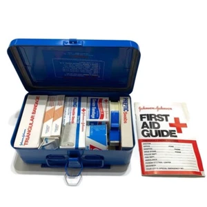 De colección Johnson & Johnson J Kit 1979 Metal Primeros Auxilios Azul Montaje en Pared Casi Completo - Imagen 1 de 11