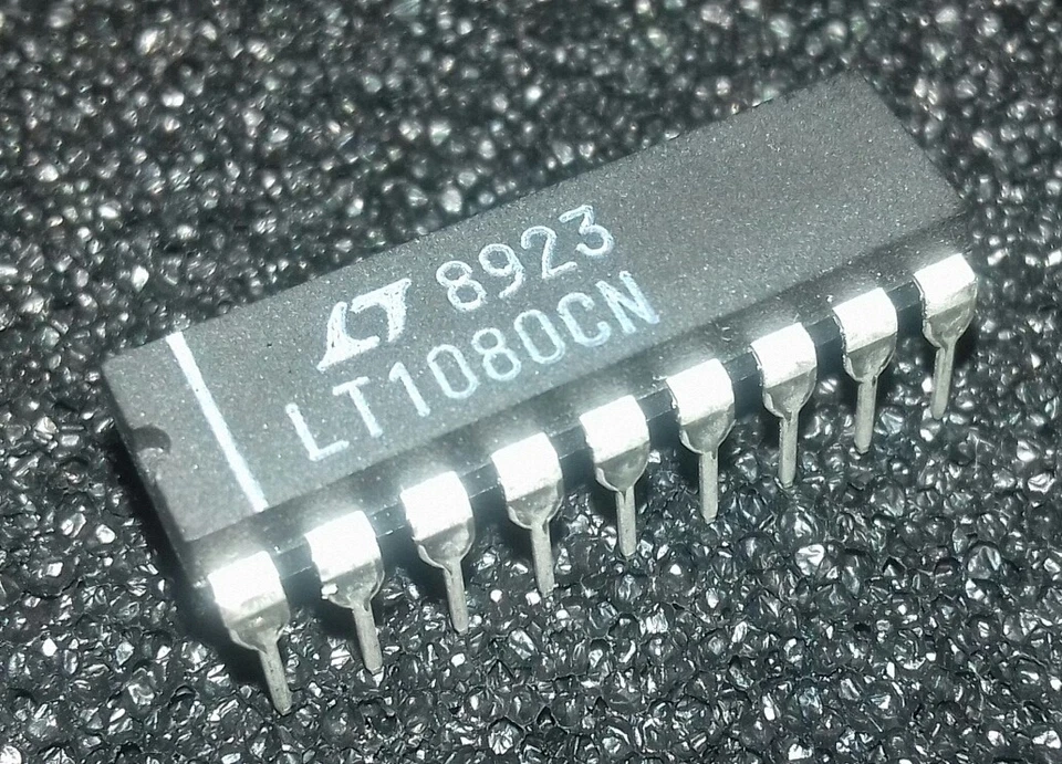 1 pcs. LT1080CN dual RS232 driver/receiver with charge pump DIP18 - Bild 1 von 1