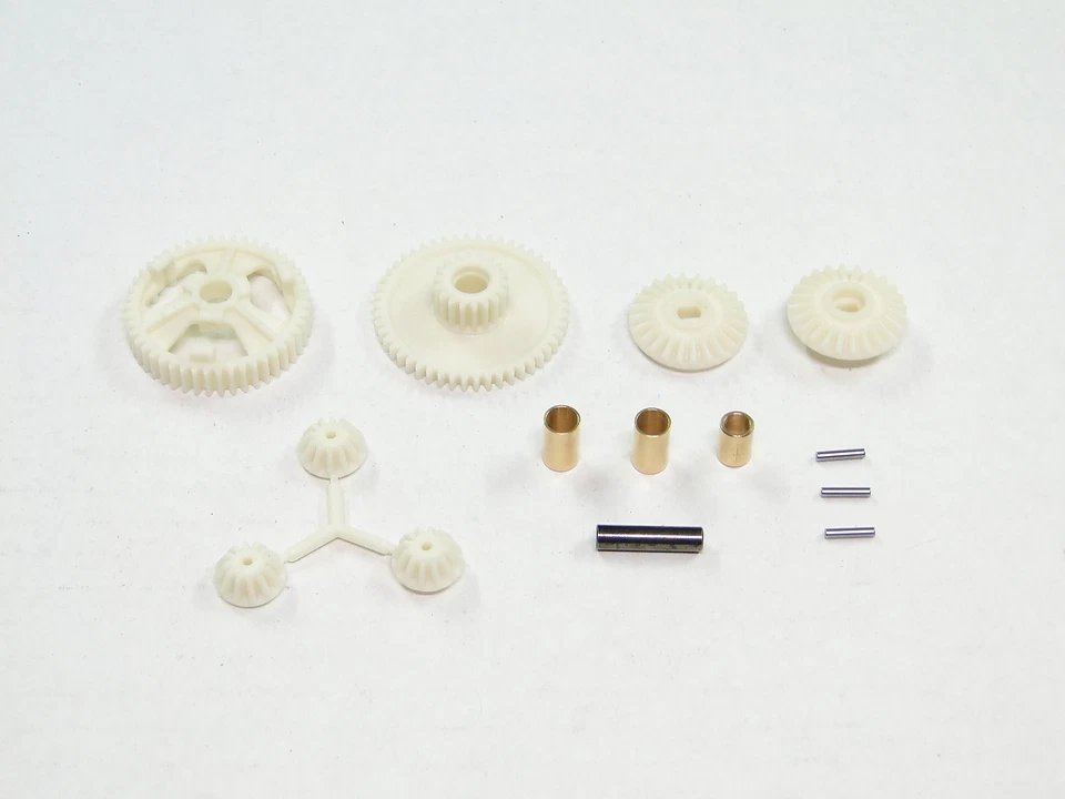 NEW TAMIYA NOVAFOX Diff Gears Plastic FOX UF7 - Image 1 of 1