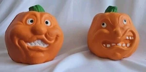 2 VINTAGE HALLOWEEN FUNNY FACES Small SQUISHY FOAM PUMPKIN 1980'S DECORATION - Picture 1 of 5