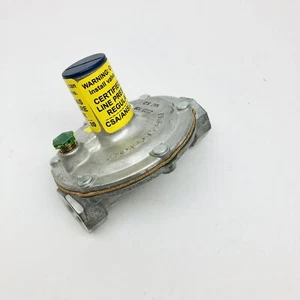 MAXITROL 325-3L 1/2" CERTIFIELD GAS LINE PRESSURE REGULATOR CSA/ANSI Z21.80 2PSI - Picture 1 of 3