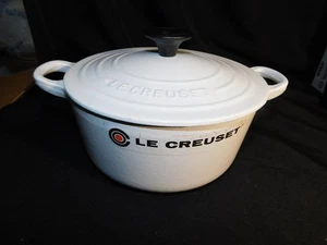 Horno holandés vintage Le Creuset #18 esmalte blanco sobre hierro fundido 2 cuartos con tapa nuevo de stock - Imagen 1 de 4