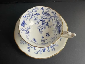Taza de té y platillo Coalport England Fine Bone China azul y blanco floral y pájaros - Imagen 1 de 6