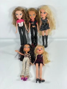 Lot of 5 vtg Bratz Dolls/ Step out Chloe / Rock Angelz Yasmine / Phoebe etc - Picture 1 of 8