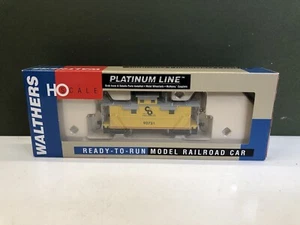 Walthers 932-7529 C&O Progress 25' Wood Caboose HO Gauge - Picture 1 of 7