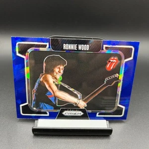 2025 Panini Prizm Rolling Stones #59 Ronnie Wood Blue Cracked Ice /75 - Bild 1 von 2