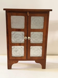 Mini armario de madera primitivo vintage para tartas armario perforador puertas de hojalata 11,5"" - Imagen 1 de 12