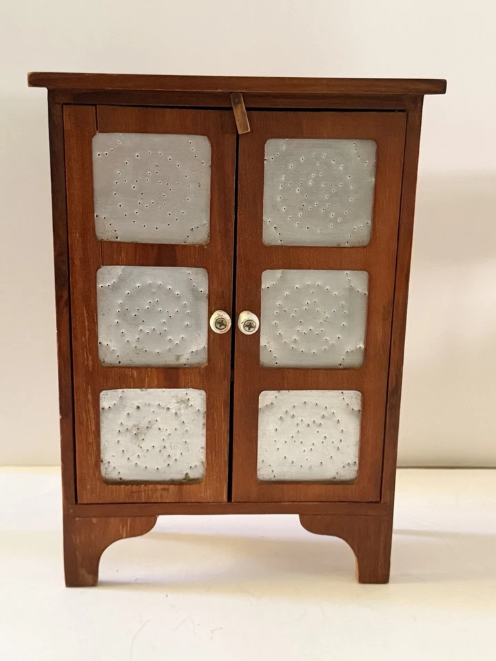Mini armario de madera primitivo vintage para tartas armario perforador puertas de hojalata 11,5"" Foto 1 de 4