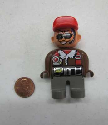 Lego Duplo Crazy Racer Auto Motocicleta Mecánico Hombre 2.5" Figura En Marrón Foto 1 de 4