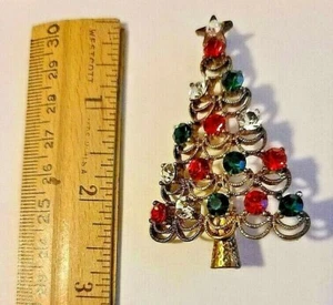 Vintage 2 9/16" RED CLEAR GREEN Rhinestone CHRISTMAS TREE BROOCH PIN Gold Color - Picture 1 of 5