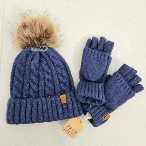 Neu mit Etikett Frye Damen blau Zopfmuster Bommel Beanie Handschuhe Set adrette Logo kuschelig warm Einheitsgröße - Bild 1 von 8