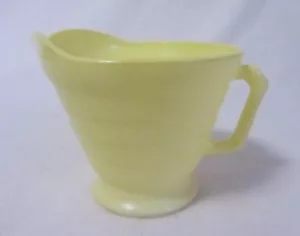 HAZEL ATLAS MODERNTONE PLATONITE PASTEL YELLOW CREAM PITCHER - Picture 1 of 4