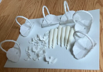 Lote de 6 picos de flores Wilton para decoraciones de pasteles 12 palomas blancas 6 cestas de flores Foto 1 de 4