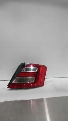 Used Right Tail Light Assembly fits: 2013 Ford Taurus w/police package quarter p Foto 1 de 4