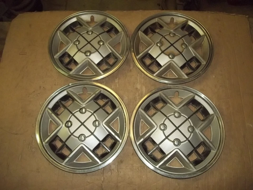 1979 79 80 81 Toyota Supra колпак колеса крышка ступицы колпак 14» OEM б/у 61042 комплект - Изображение 1 из 4