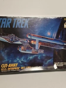 AMT 1/650 Scale Star Trek Cutaway USS Enterprise NCC-1701 Model Kit - Picture 1 of 10