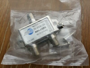 NEU JVI 2-Wege Koaxialkabel-Splitter 40-2150 MHz Diplexer U/V ANT & SAT DC PASS - Bild 1 von 1