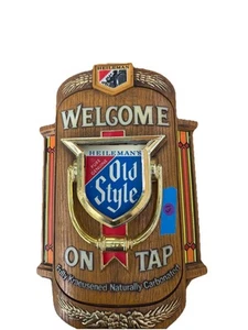 Insegna pubblicitaria illuminata vintage vecchio stile su Tap3D - Foto 1 di 6