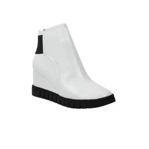 J Renee Nagetta Wedge Sneaker - Size 11 - Picture 1 of 9