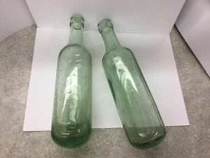 2 botellas redondas vintage de fondo verde torpedo de 9 1/2" de alto - Imagen 1 de 9